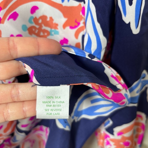 Lilly Pulitzer Alexandra Top Blouse Silk Women's Medium Blue Pink Resort Travel - Picture 12 of 12